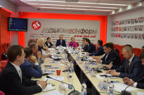LNR prezidentas Kijeve dalinosi patirtimi su Ukrainos notarais