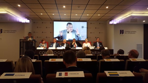 Ispanijoje tarptautinio notariato delegatai sprendė galvosūkį dėl organizacijos teisinės...