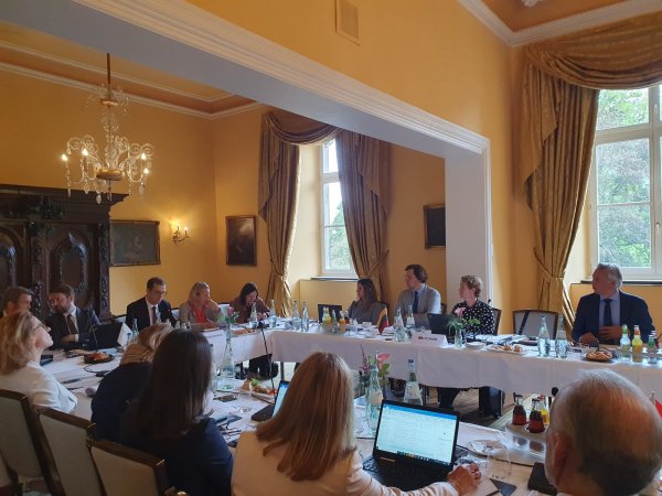 LNR PREZIDENTAS DALYVAVO CNUE ADMINISTRACINIAME RENGINYJE